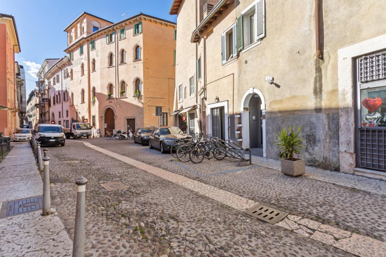 Appartamento Carega - Affitti Brevi Italia Verona Buitenkant foto